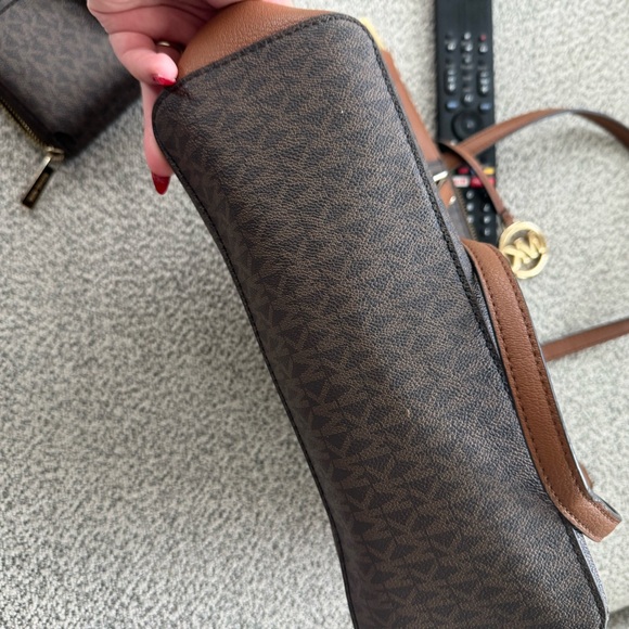 Michael Kors purse and wallet - Picture 6 of 7